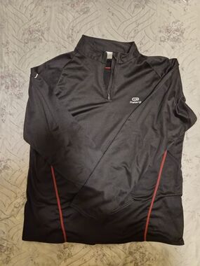 Decathlon Kalanji Men’s Black Quarter-Zip Running Jacket with Red Accents